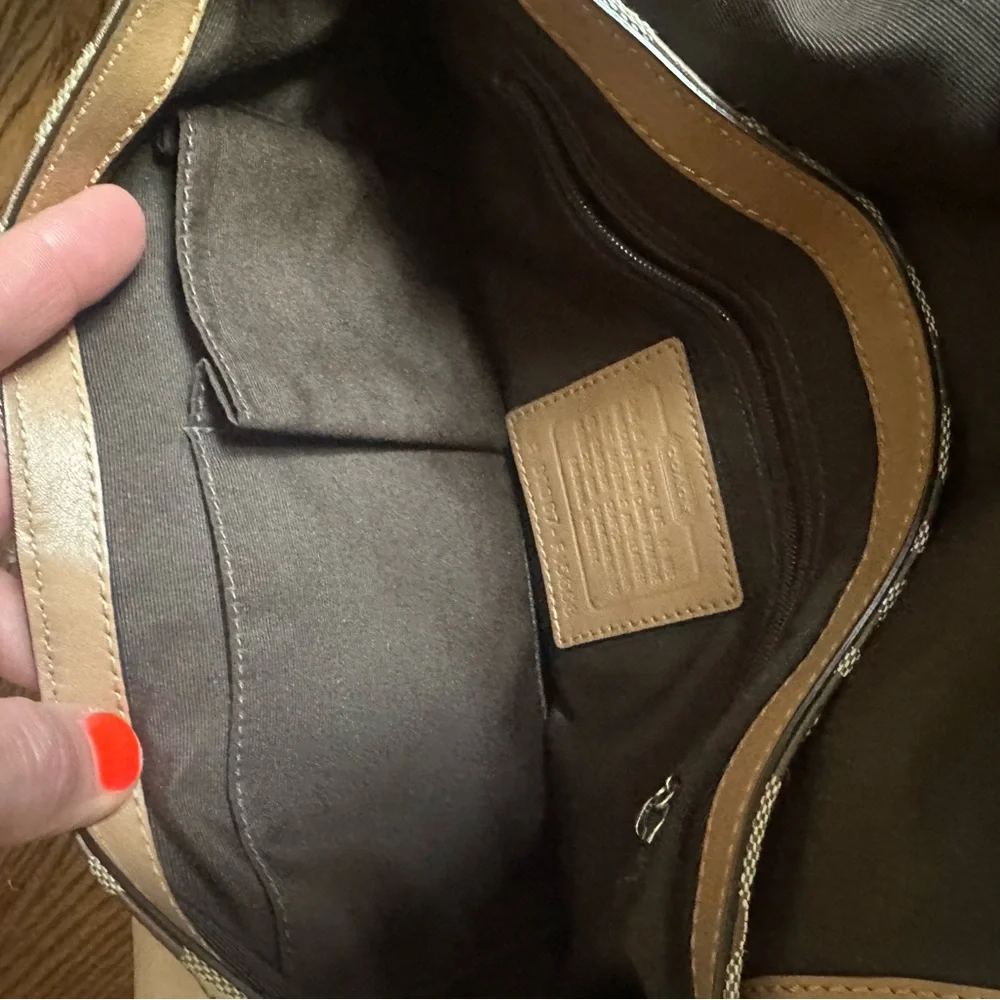 Coach Brown and Tan Signature SoHo Buckle Shoulder Bag y2k d1067-f15668 - Picture 2 of 16